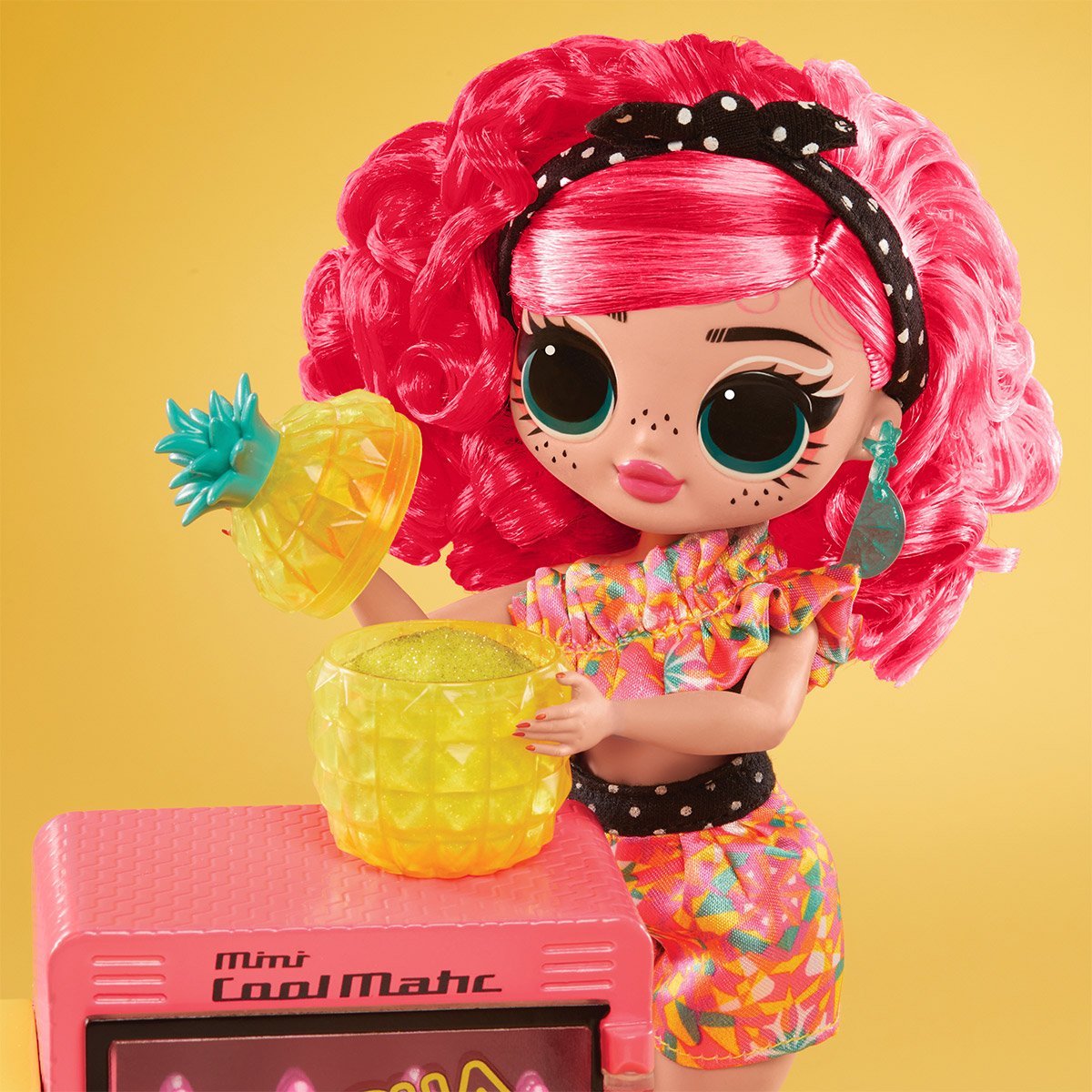 Zestaw do zabawy z lalką i akcesoriami Cha Cha OMG seria LOL Surprise 503842 - obrazek 6
