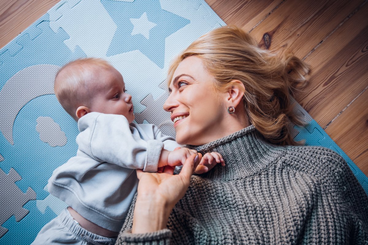 Mata do układania MoMi NEBE różowa (90 x 90 cm) - obrazek 2