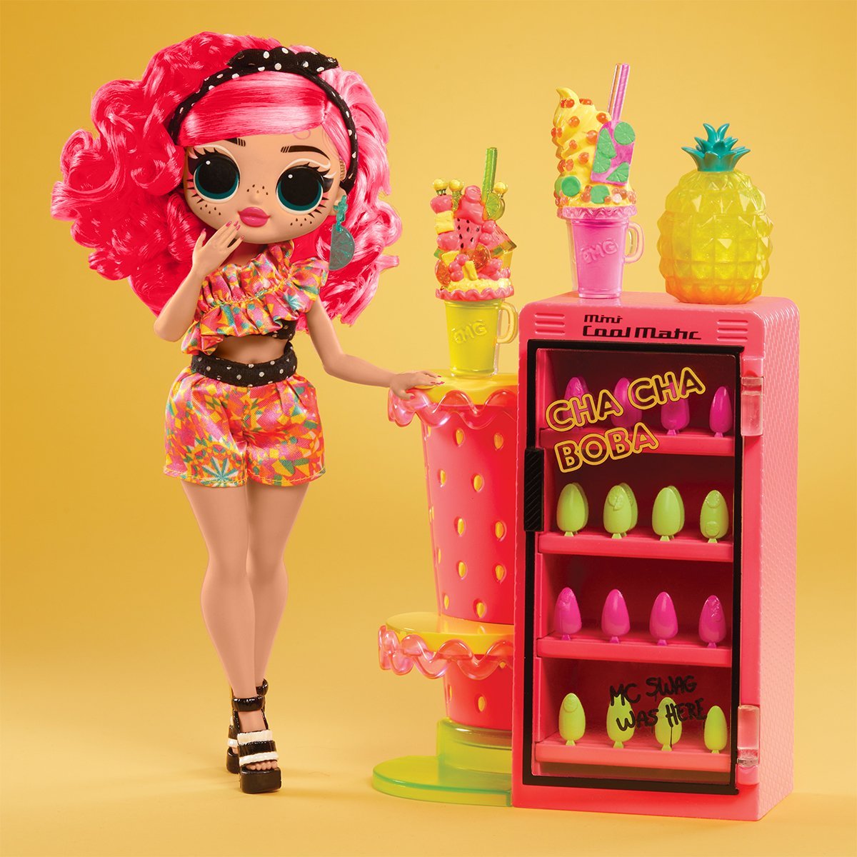Zestaw do zabawy z lalką i akcesoriami Cha Cha OMG seria LOL Surprise 503842 - obrazek 2