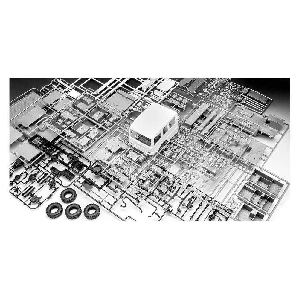 Replika modelu czołgu strażackiego Revell TLF 16/25 poziom 5 skala 1:24 RVL-07586 - obrazek 7