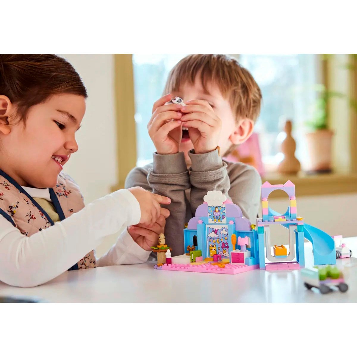 Domek dla lalek Gabby Lego 10796 Miniaturowy pokój dziecięcy dla kotów - obrazek 5