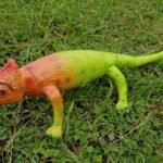 Figurka Chameleon czerwony 40 cm Lanka Novelties 21643